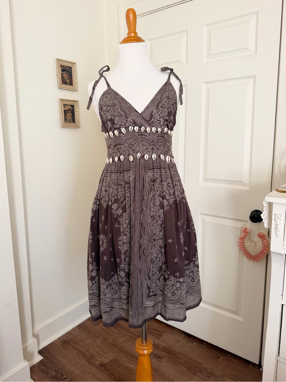 Vintage 2000s Y2K Summer Seashell Brown Mini Dress